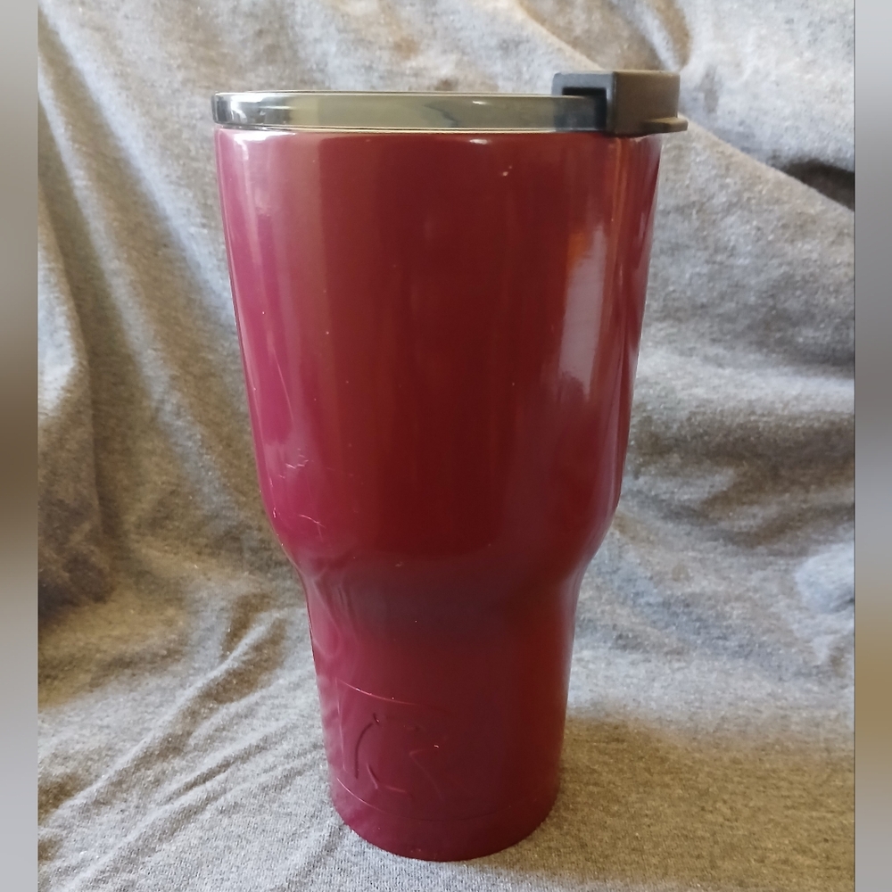 RTIC 30 oz double-wall tumbler wine/burgundy color (020125A)